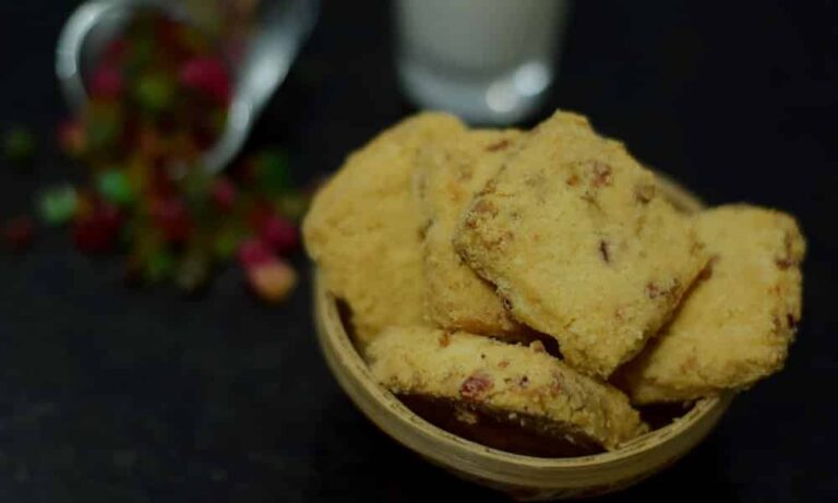 Read more about the article Famous Karachi Fruit Biscuits in less than 60 minutes