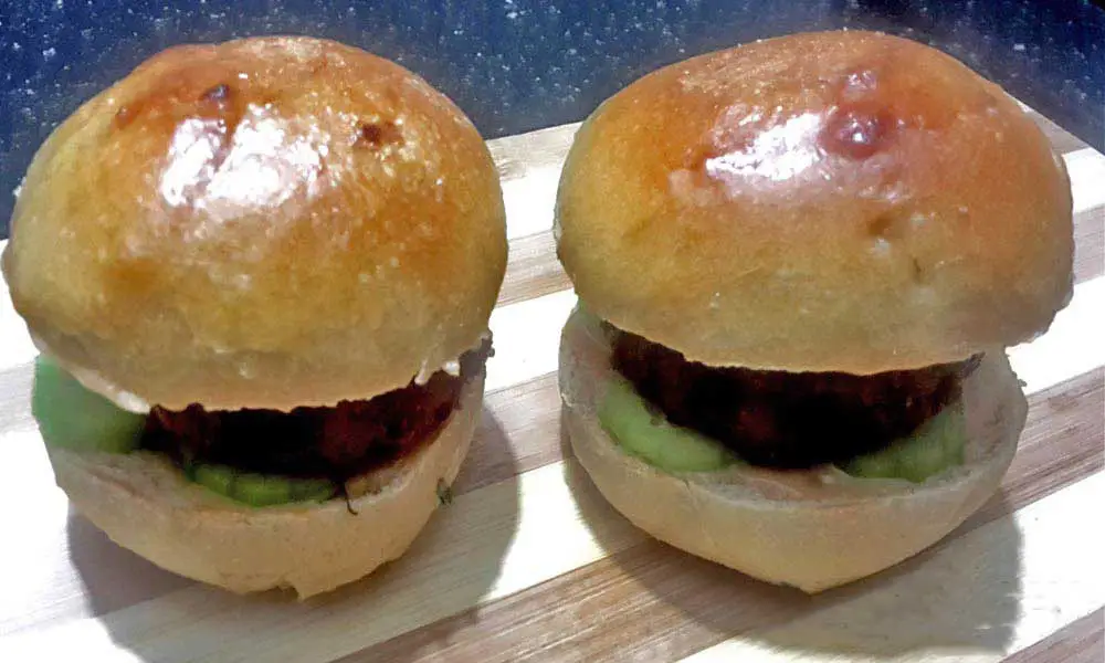 Homemade-Whole-Wheat-Burger-Buns