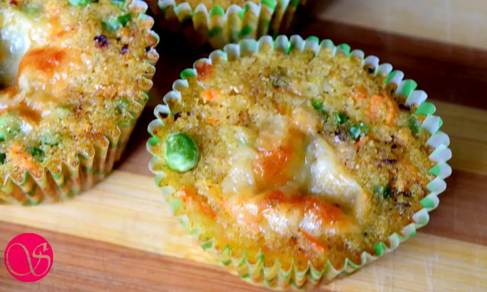Savory semolina muffins after baking Savory semolina muffins after baking