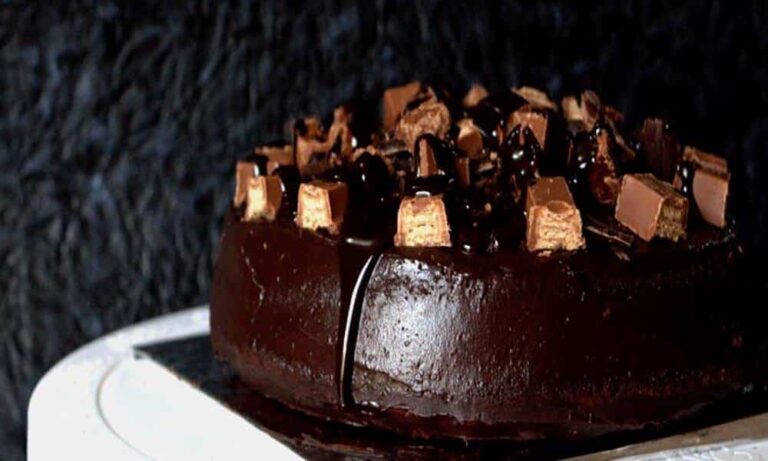 Read more about the article Death by Chocolate Cake