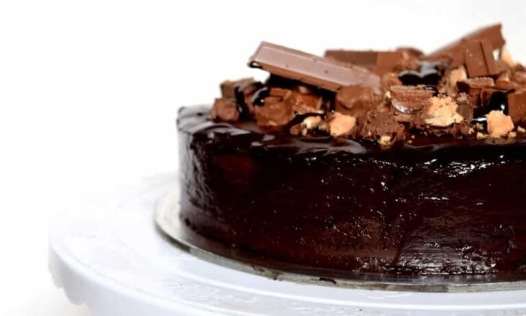 Read more about the article Homemade Death Chocolate Cake