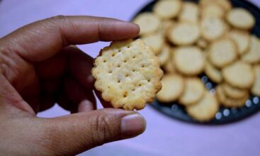 Garlic Chilli Sourdough Crackers – Ultimate Tastebud Explosion!