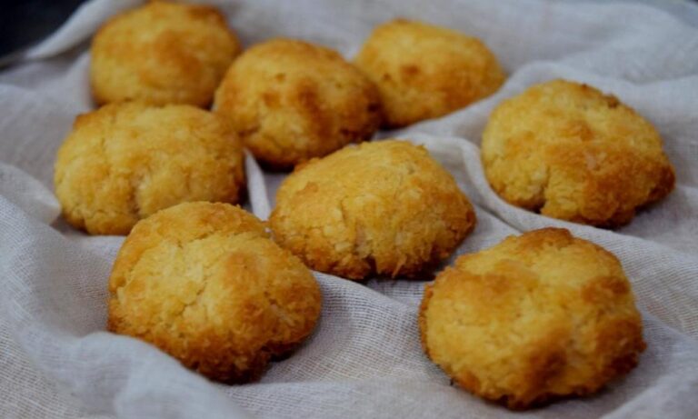 Read more about the article Coconut Macaroons Recipe
