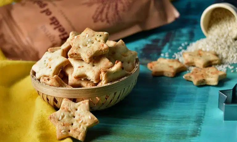 Read more about the article Gluten Free Amaranth Crackers #BreadBakers