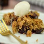 eggless plum crumble