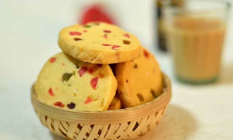 Read more about the article Exotic Eggless Karachi Biscuits | Hyderabadi Karachi Biscuits