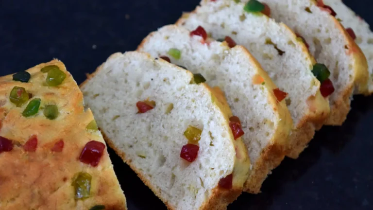 Read more about the article Eggless Banana Cake with Tutti Frutti – Ideal Tea Time Accompaniment